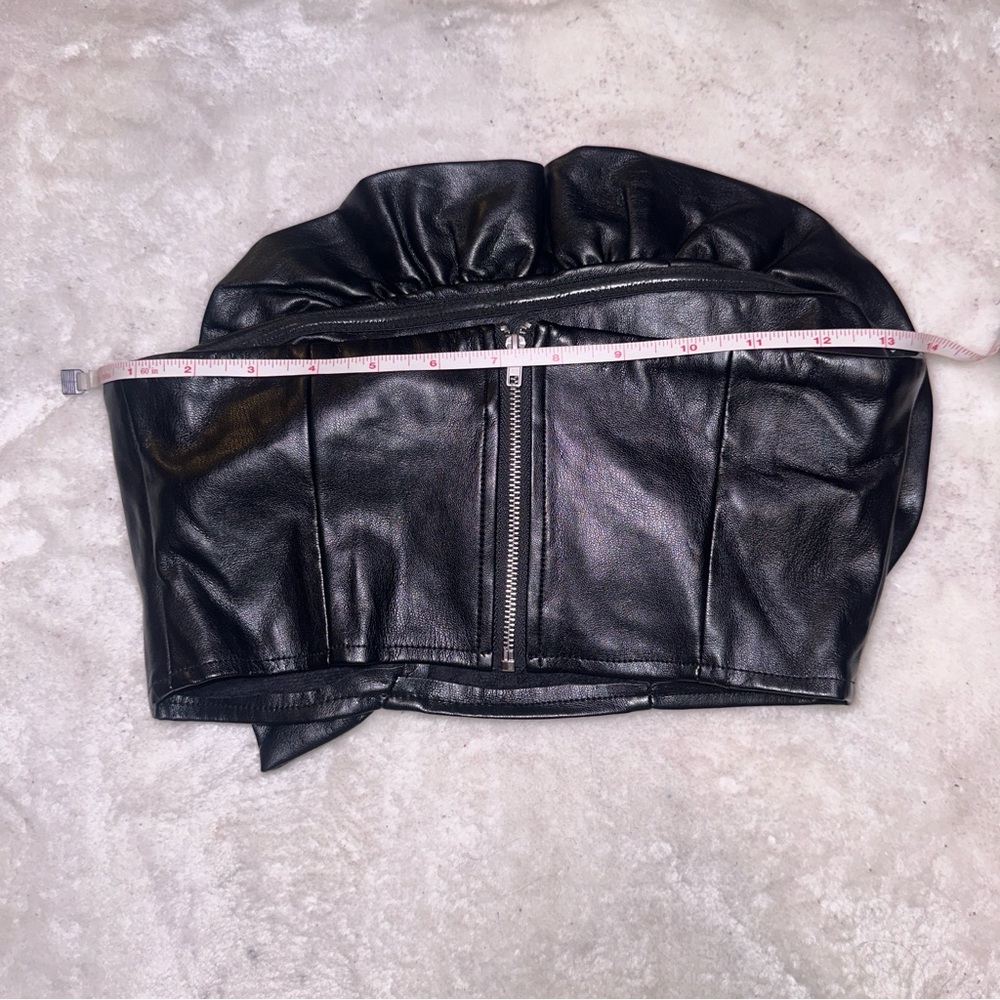 Forever 21 Black Faux Leather Ruched Ruffle Bandeau Crop Top Size Small - Picture 9 of 10